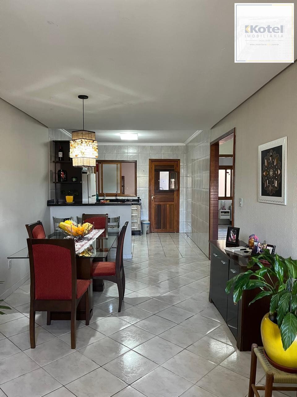 Apartamento térreo, 2 dormitórios, 1 suíte, 2 vagas, Bairro Vista Alegre