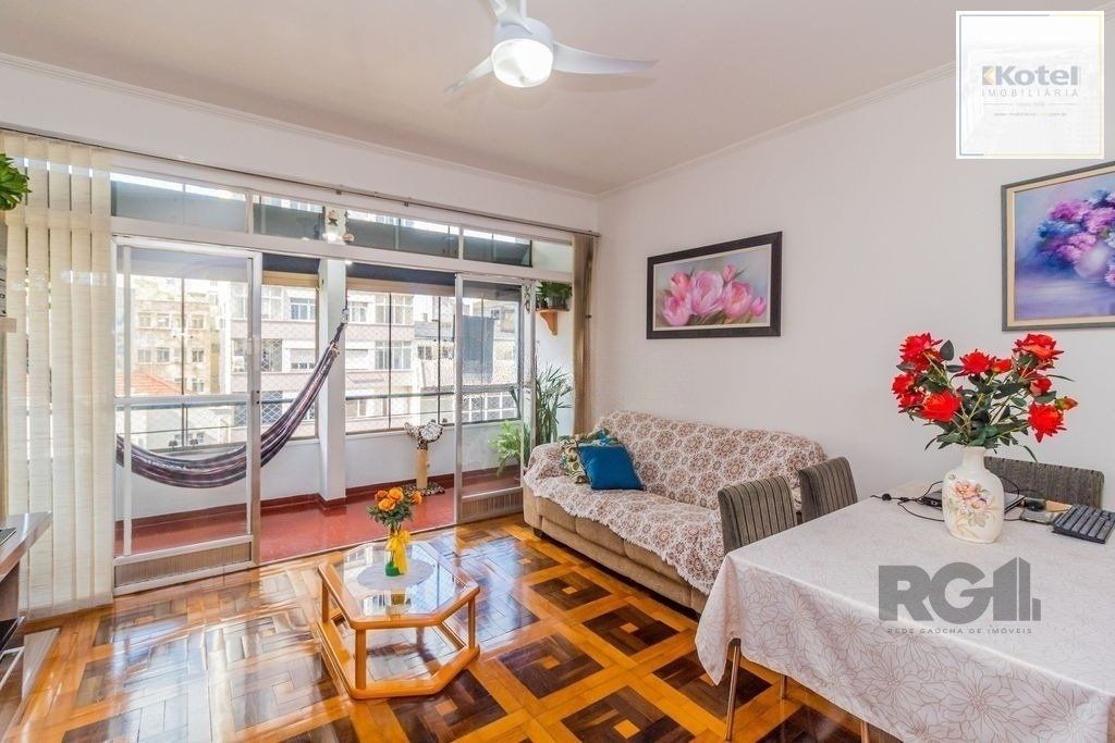 Excelente apartamento de 88m² com 3 dormitórios e sacada.