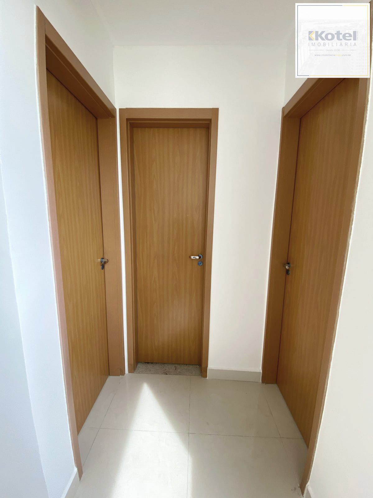 Apartamento com 02 quartos e 01 vaga escriturada no Bairro Jardim Leopoldina