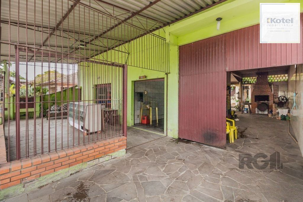 Casa 6 dormitórios no bairro Jardim Floresta
