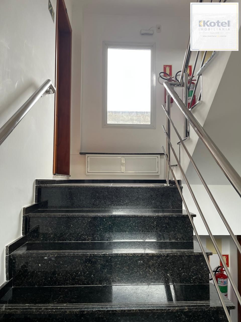 Apartamento 2 dormitórios, 1 vaga, Bairro Silveira Martins