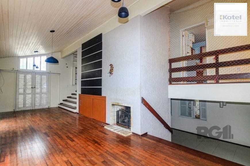 Excelente casa de 147m² com 3 dormitórios, 4 vagas e 1 piscina. — foto 2