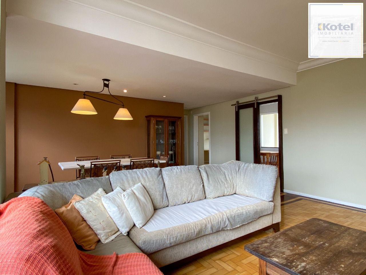 Apartamento 3 dormitórios, com linda vista, em frente ao Hospital de Clínicas — foto 2