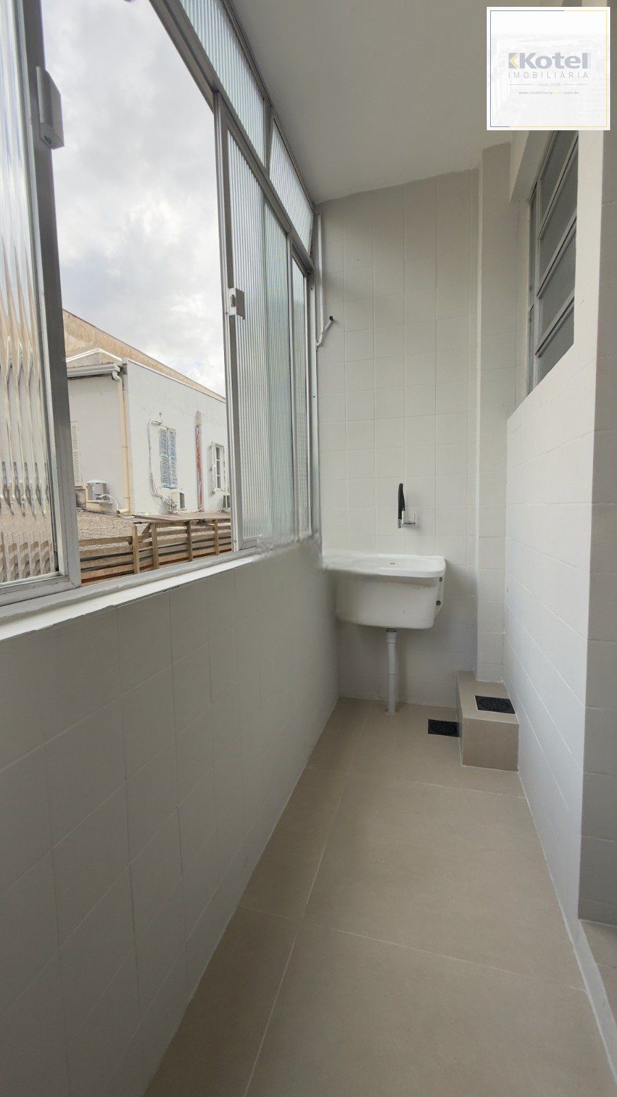 Apartamento Reformado de 1 Dormitório na Cidade Baixa com 47m² e Baixo Custo Condominial