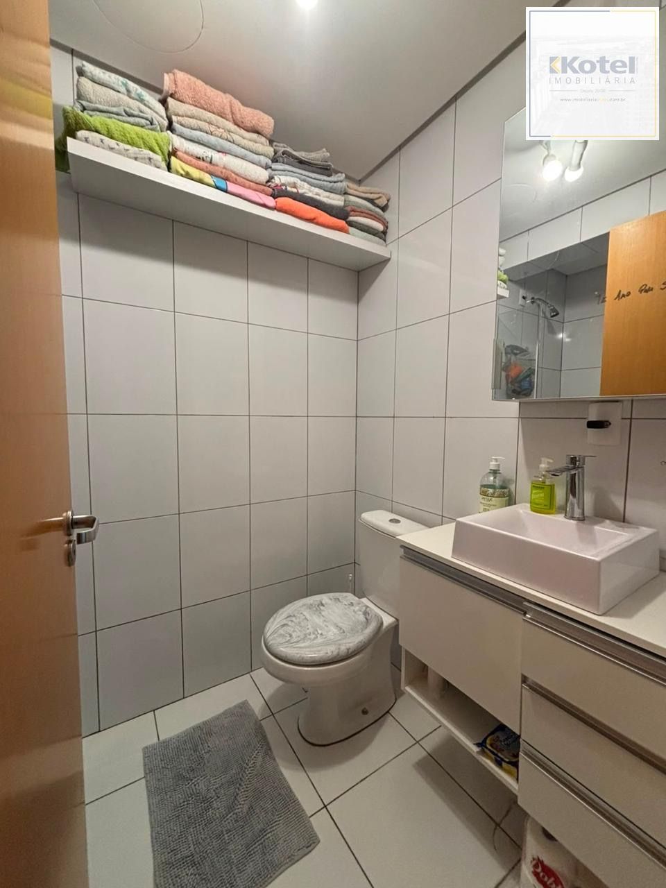 Apartamento com 2 dormitórios e 1 vaga coberta na Dea Coufal