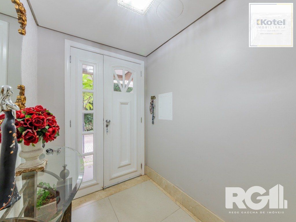 EXCLUSIVIDADE  Belíssima casa de 4 suítes + gabinete no condomínio fechado Terra Mater com vista exuberante para o bosque, próximo da portaria e infraestrutura. — foto 3