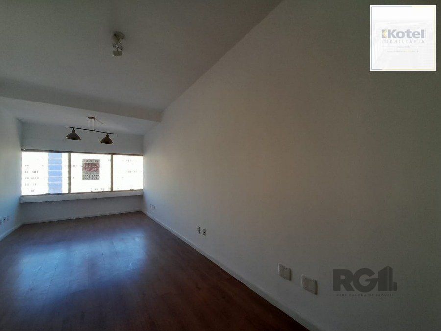 Sala duplex, 67,5m² privativos, boa orientação solar, fundos para a Protásio Alves — foto 2