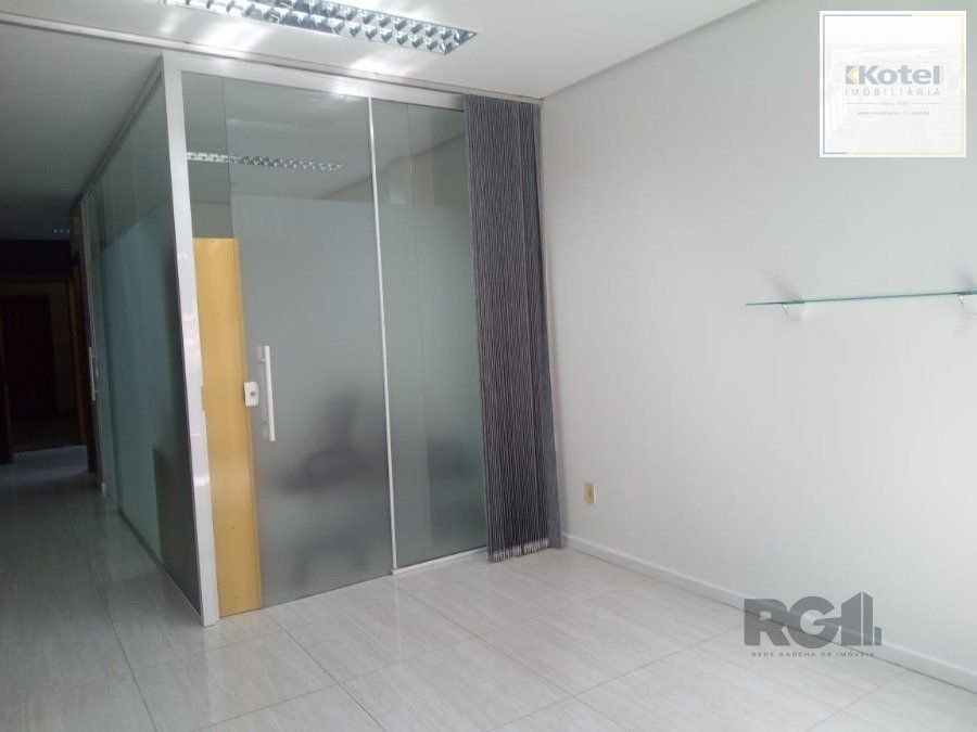 Sala Comercial à venda, 40m², Petrópolis - Porto Alegre — foto 2