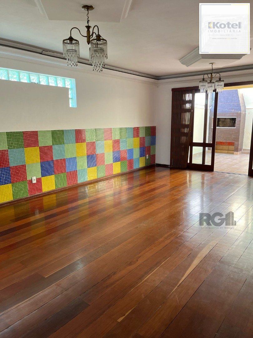 Casa para Venda - 507m², 4 dormitórios, sendo 2 suites, 6 vagas - Cavalhada — foto 2