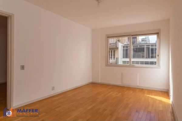 Apartamento no Centro de 1 dormitório DESOCUPADO