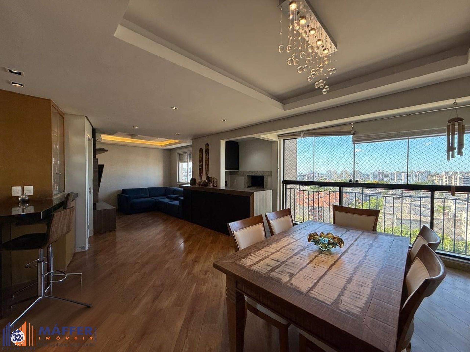 Apartamento de 2 dormitórios, 1 suíte, 2 vagas e 94m² no Jardim Europa.