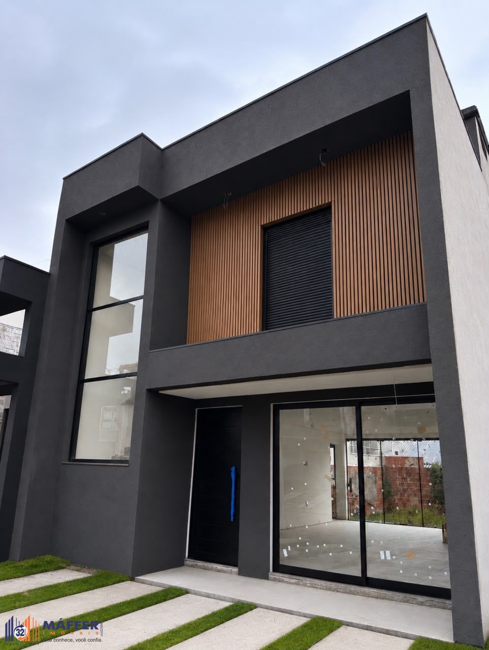 Casa Moderna com Piscina Privativa e 3 Quartos em Condomínio Fechado