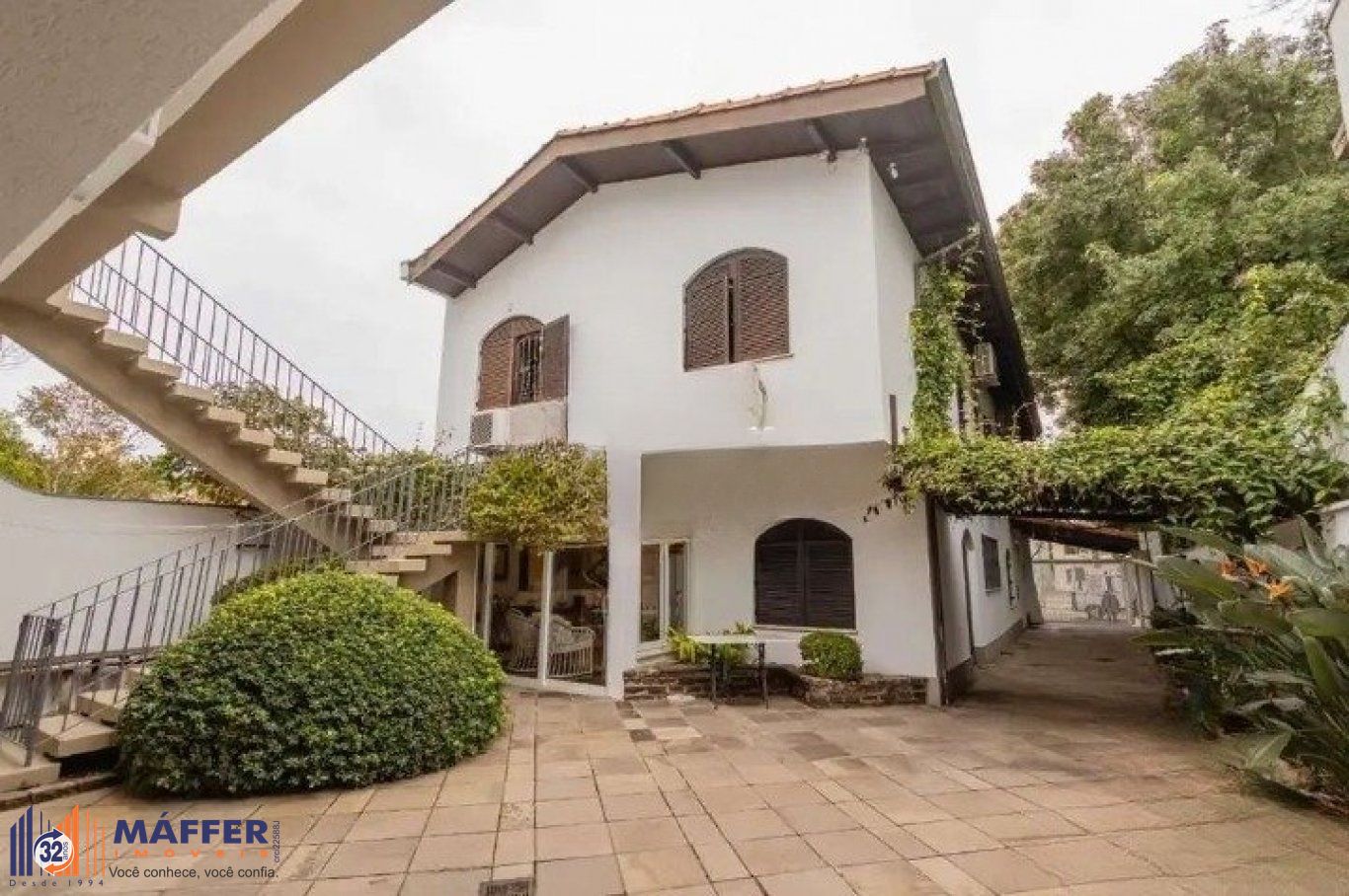 Casa de 3 quartos, piscina, churrasqueira, 7 vagas no bairro Tristeza