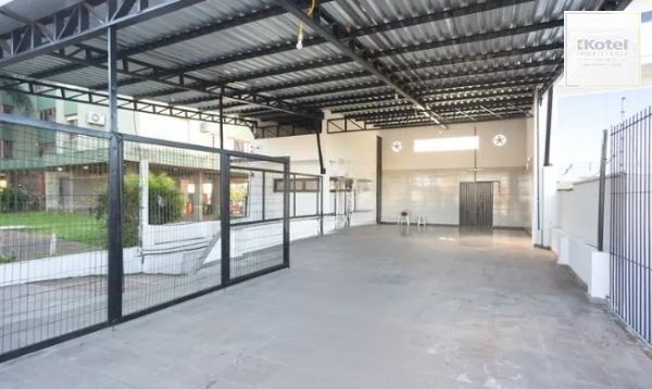 Prédio comercial no bairro Vila Jardim com 550m²