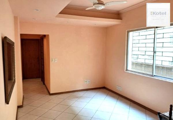 Apartamento no Centro de 2 dormitórios DESOCUPADO
