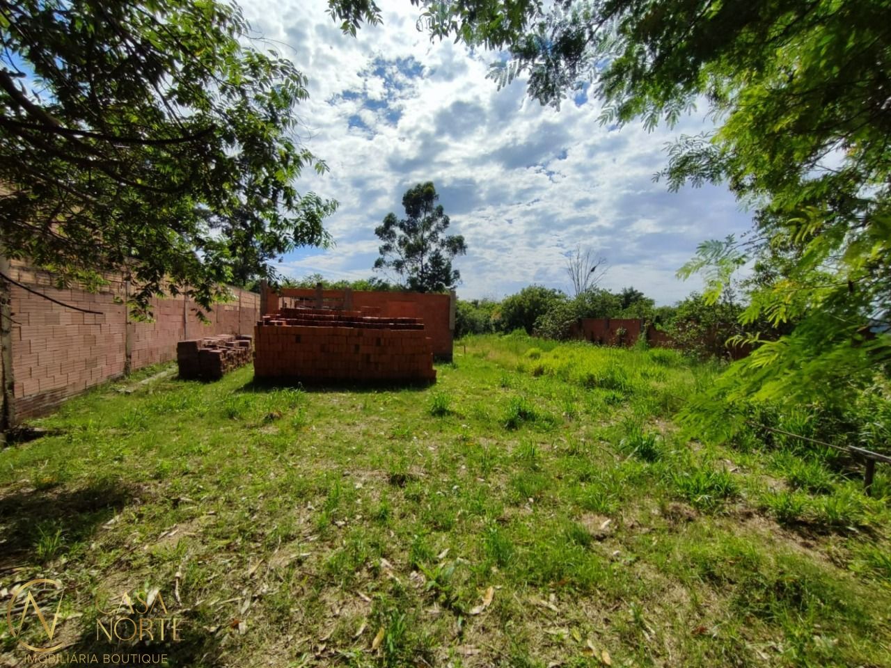 Casa à venda com 3 quartos, 85m², 1 suíte, 3 vagas, Avenida do Lami - Ate 811 - Lado Impar no bairro Belém Novo em Porto Alegre