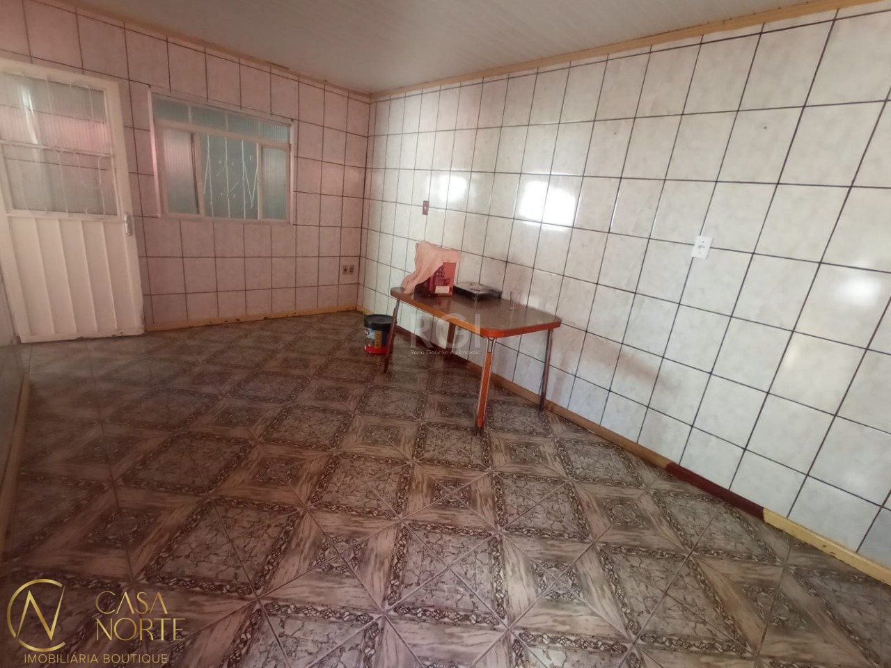 Casa à venda com 2 quartos, 99m², 2 vagas, Acesso H no bairro Restinga em Porto Alegre
