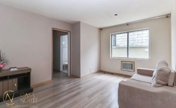 Apartamento à venda com 3 quartos, 83m², 1 vaga, Rua Oscar Schneider no bairro Medianeira em Porto Alegre