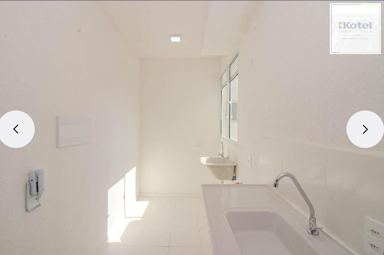 Apartamento Reformado com 2 Dormitórios e Excelente Localização