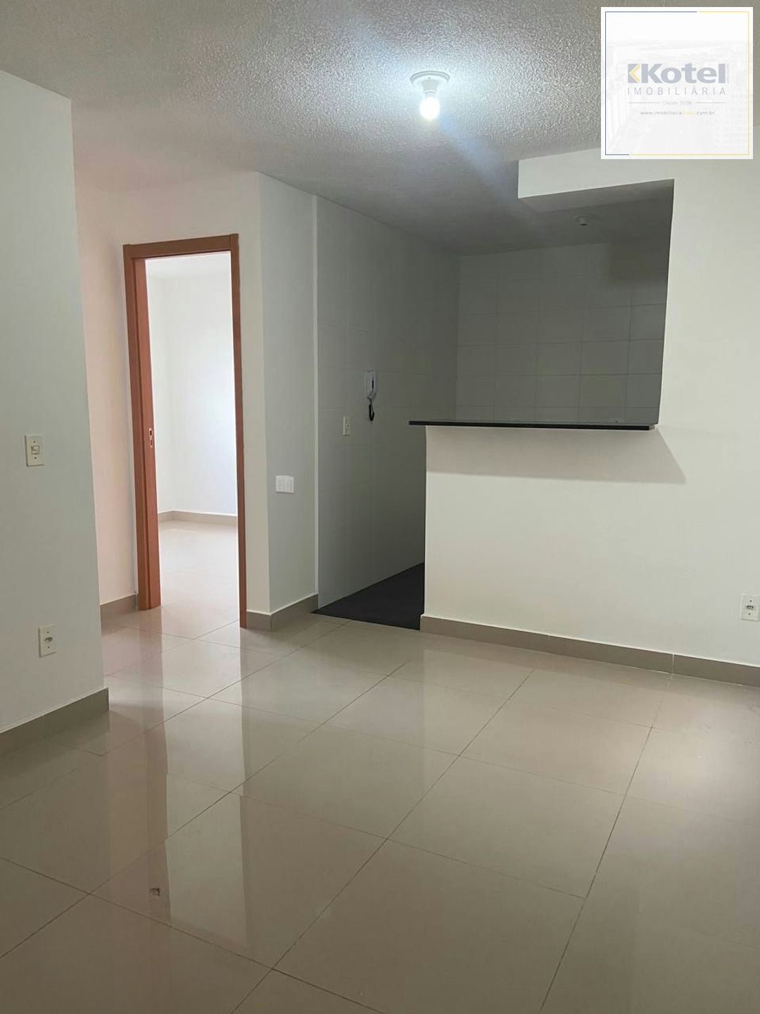 Apartamento de 2 dormitórios, piscina e 1 vaga de garagem em Canoas.