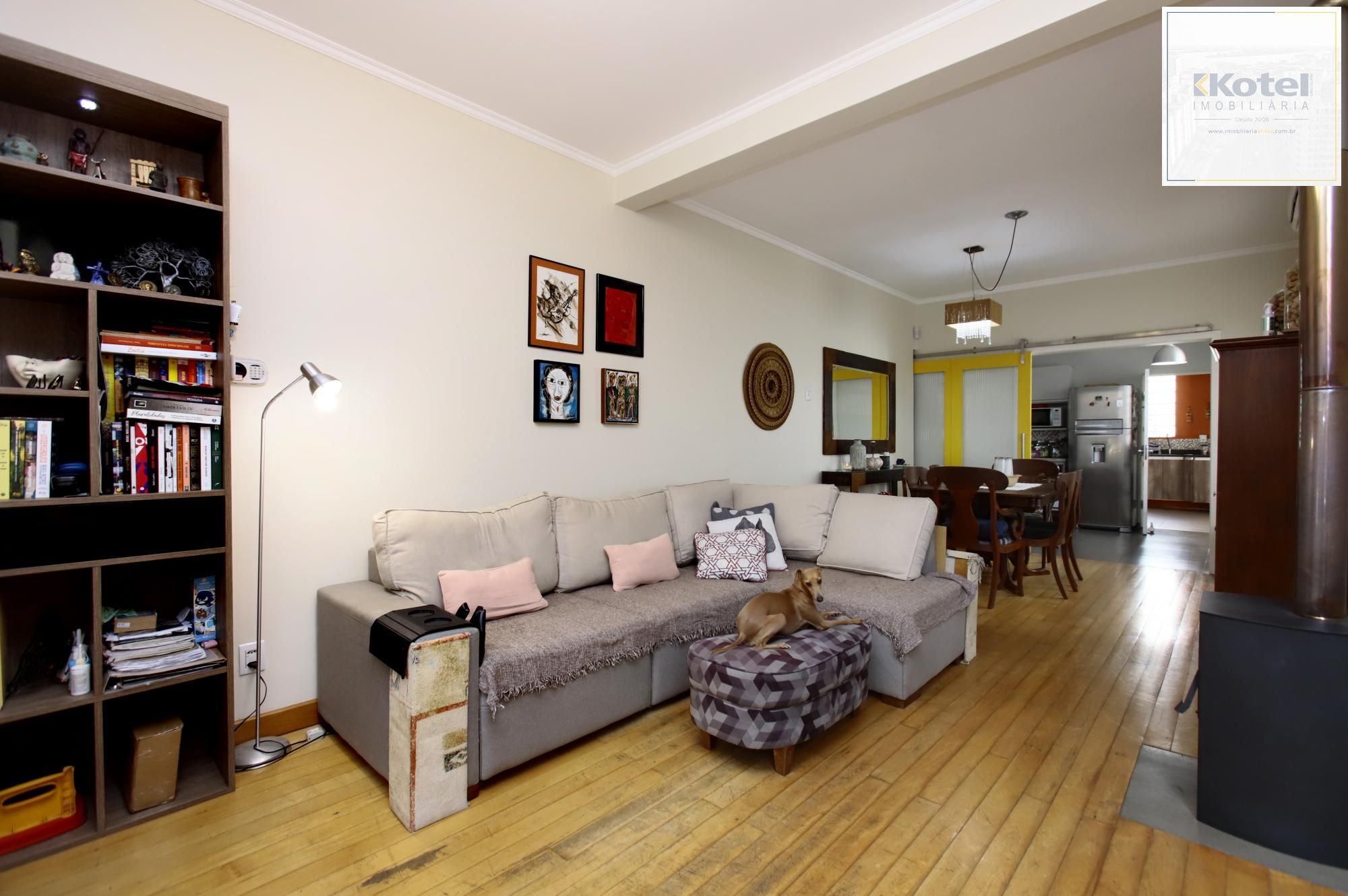 Casa de 4 quartos, 3 banheiros, 3 vagas no bairro Rio Branco