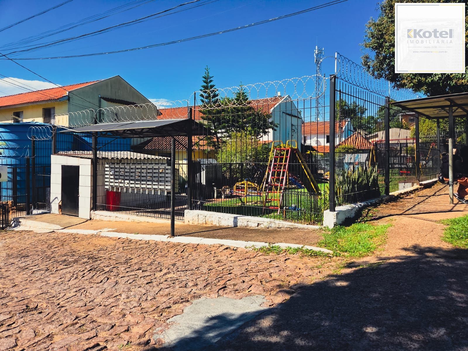 A VENDA, SOBRADO EM CONDOMÍNIO, NA AV. ATILIO SUPERTI 600.  *NÃO ACEITA FINANCIAMENTO*. — foto 4