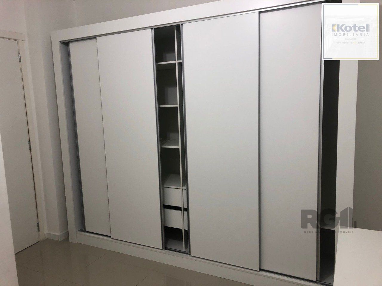 Apartamento  à Venda em Porto Alegre, Rio Grande do Sul