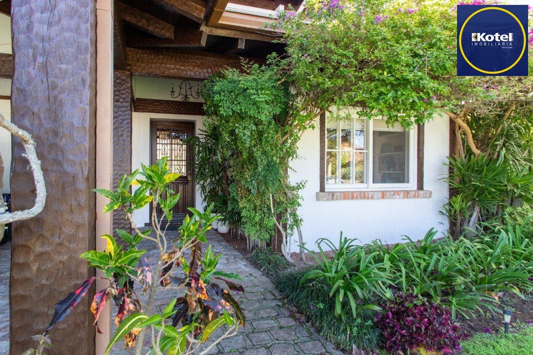 Casa para venda - 321m² - 4 suítes - Chapéu do Sol