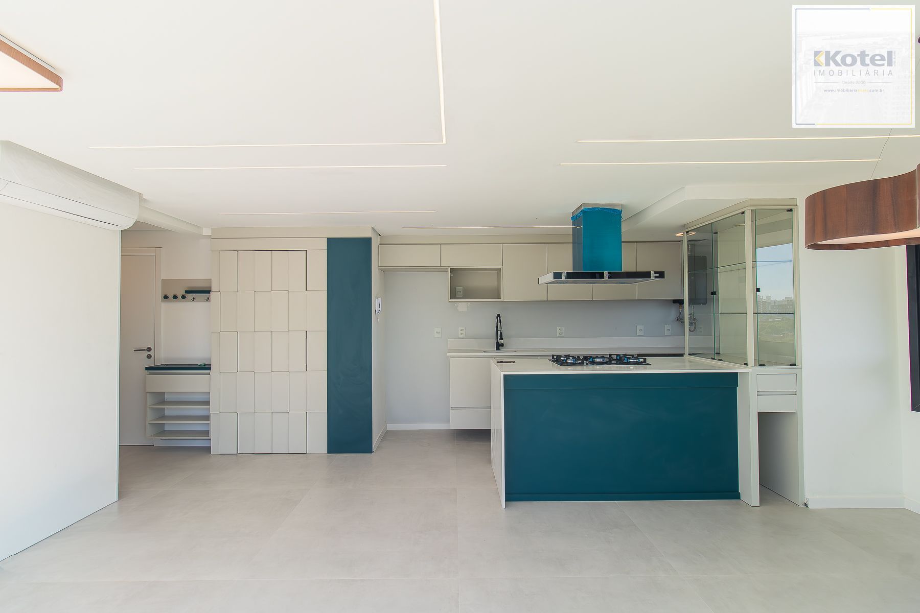 Incrível apartamento mobiliado 2 suítes novo no Menino Deus