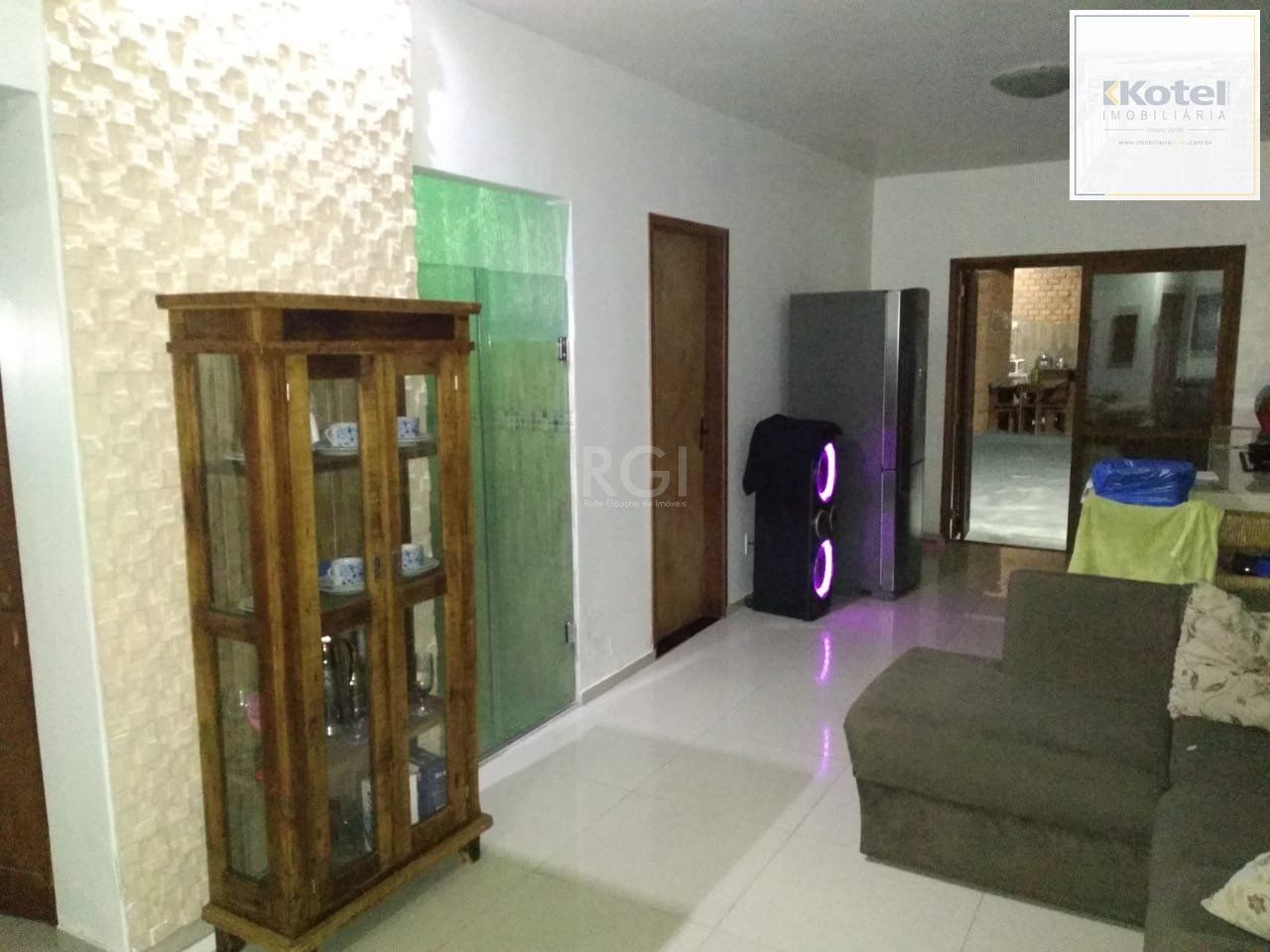 Casa com 2 quartos, 2 vagas de garagem, no bairro Aberta dos Morros, Porto Alegre/RS — foto 2