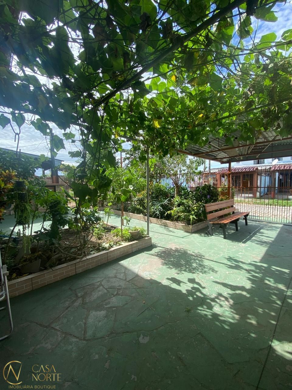 Casa à venda com 2 quartos, 170m², 1 suíte, 3 vagas, Acesso B no bairro Restinga em Porto Alegre