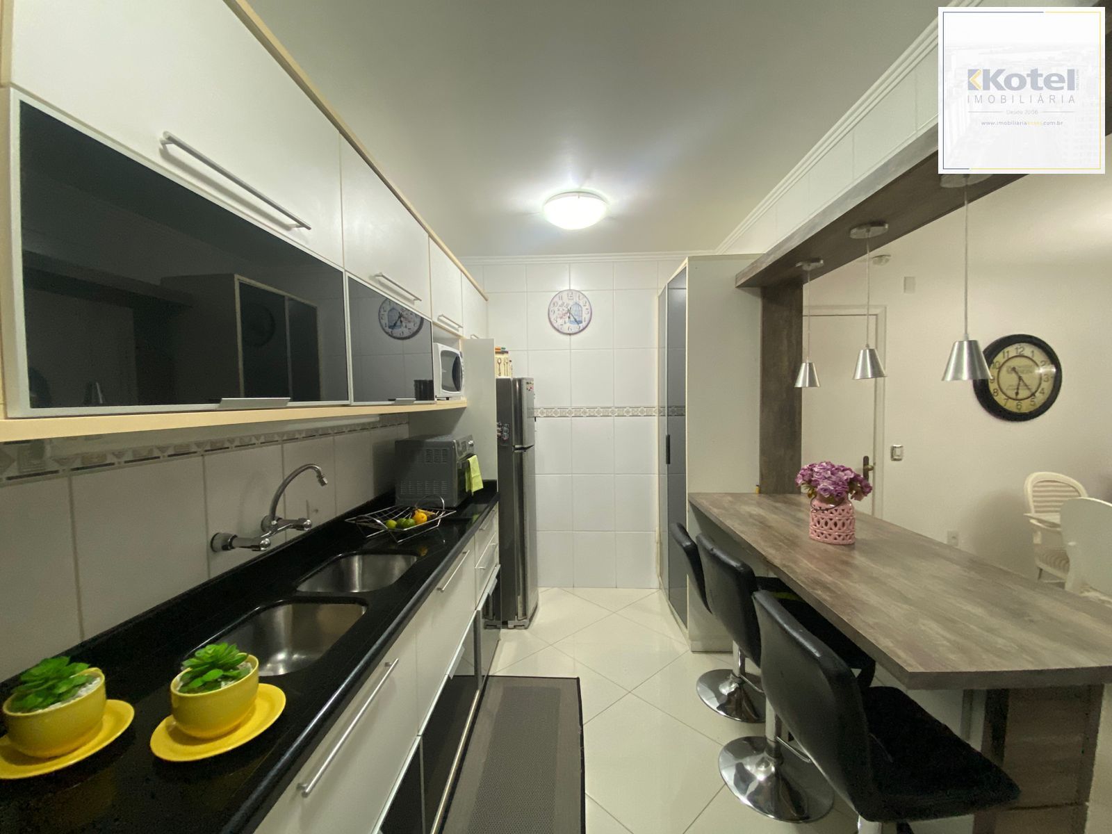 OTIMO APARTAMENTO 03 DORM SEMI MOBILIADO , ELEVADOR 2 VAGAS — foto 3