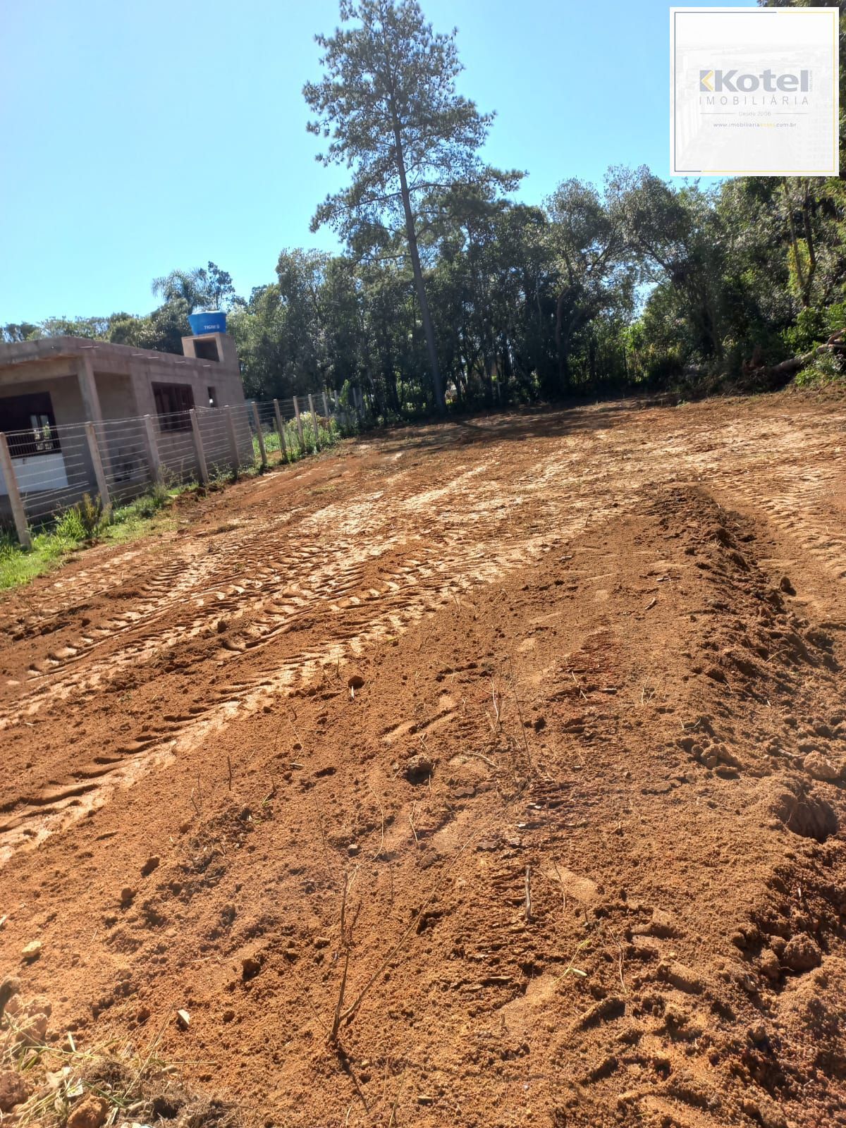Amplo terreno no Bairro lomba do pinheiro