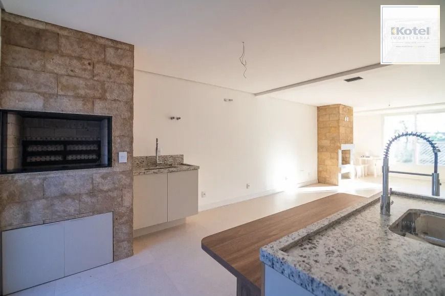 Casa com 120m², localizada no bairro Jardim Itu em Porto Alegre/RS.