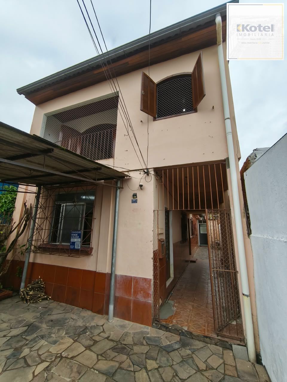 Casa tipo Sobrado perto da PUC