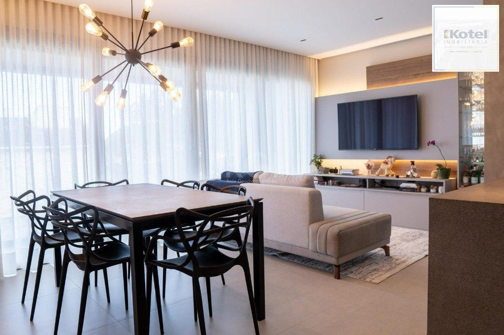 Apartamento para Venda - 81.57m², 2 dormitórios, sendo 1 suites, 2 vagas - Centro