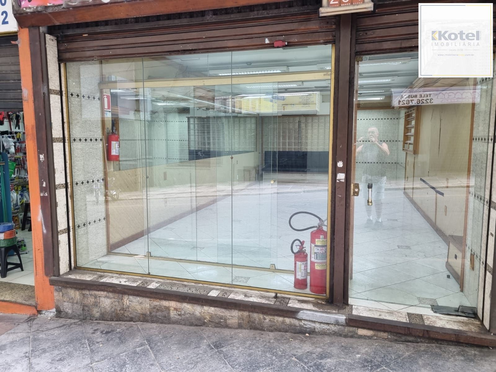Loja Térrea de Frente à Venda no Centro Histórico de Porto Alegre