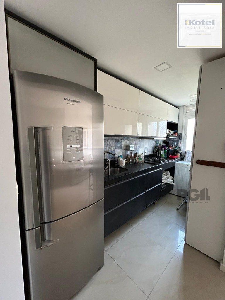 3 quartos (1 suíte), churrasqueira, sacada e 1 vaga. Infra completa.