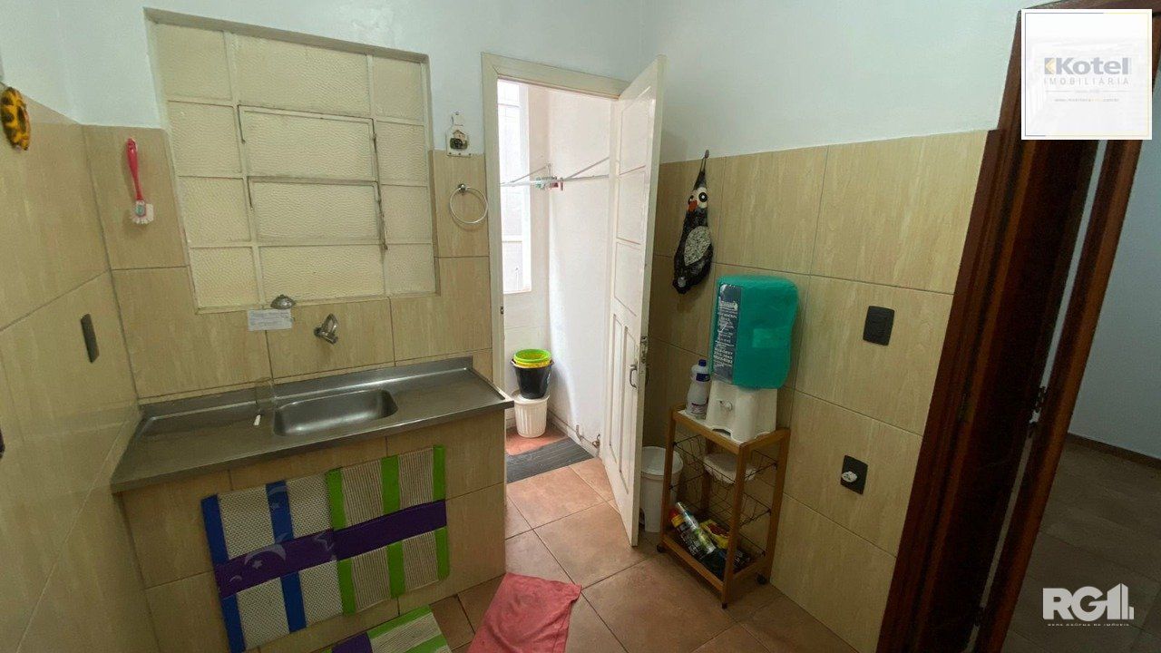 Apartamento semi mobiliado à venda no Centro Histórico de Porto Alegre