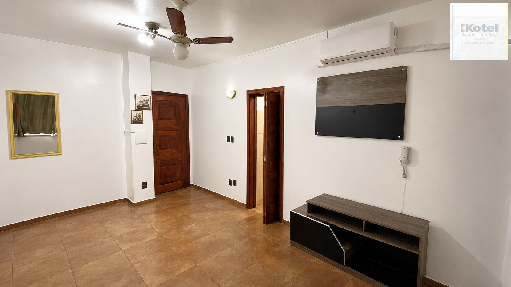 Apartamento semi mobiliado à venda no Centro Histórico de Porto Alegre