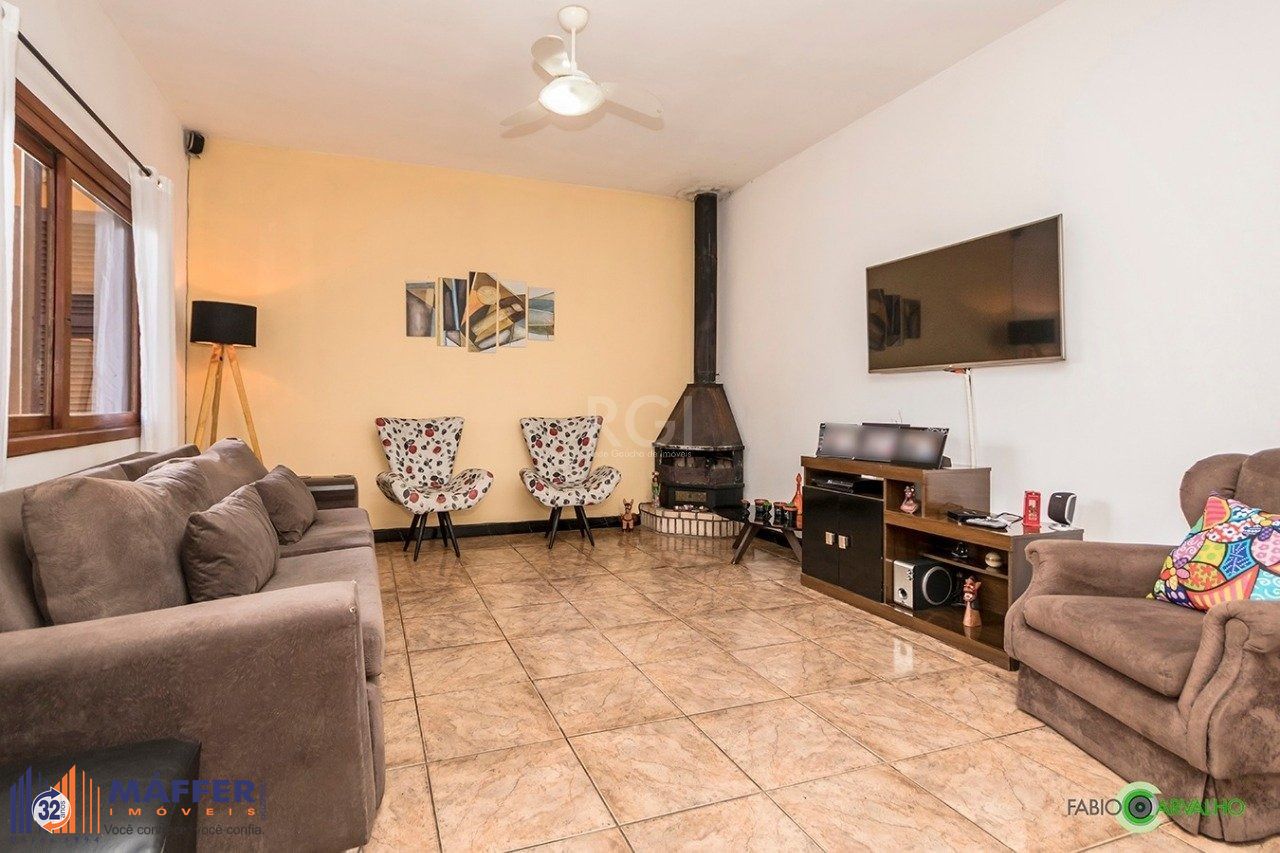 Casa para Venda - 168m², 3 dormitórios, sendo 1 suites, 3 vagas - Medianeira