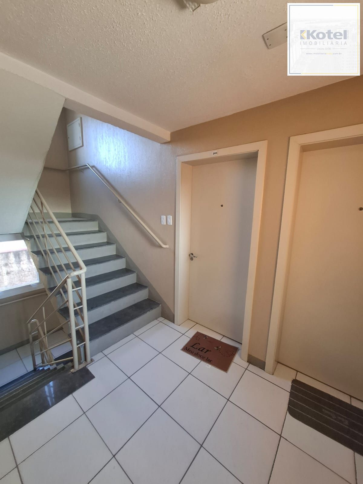 Apartamento à Venda no Residencial Firenze – 2 Dormitórios Semi Mobiliados — foto 2