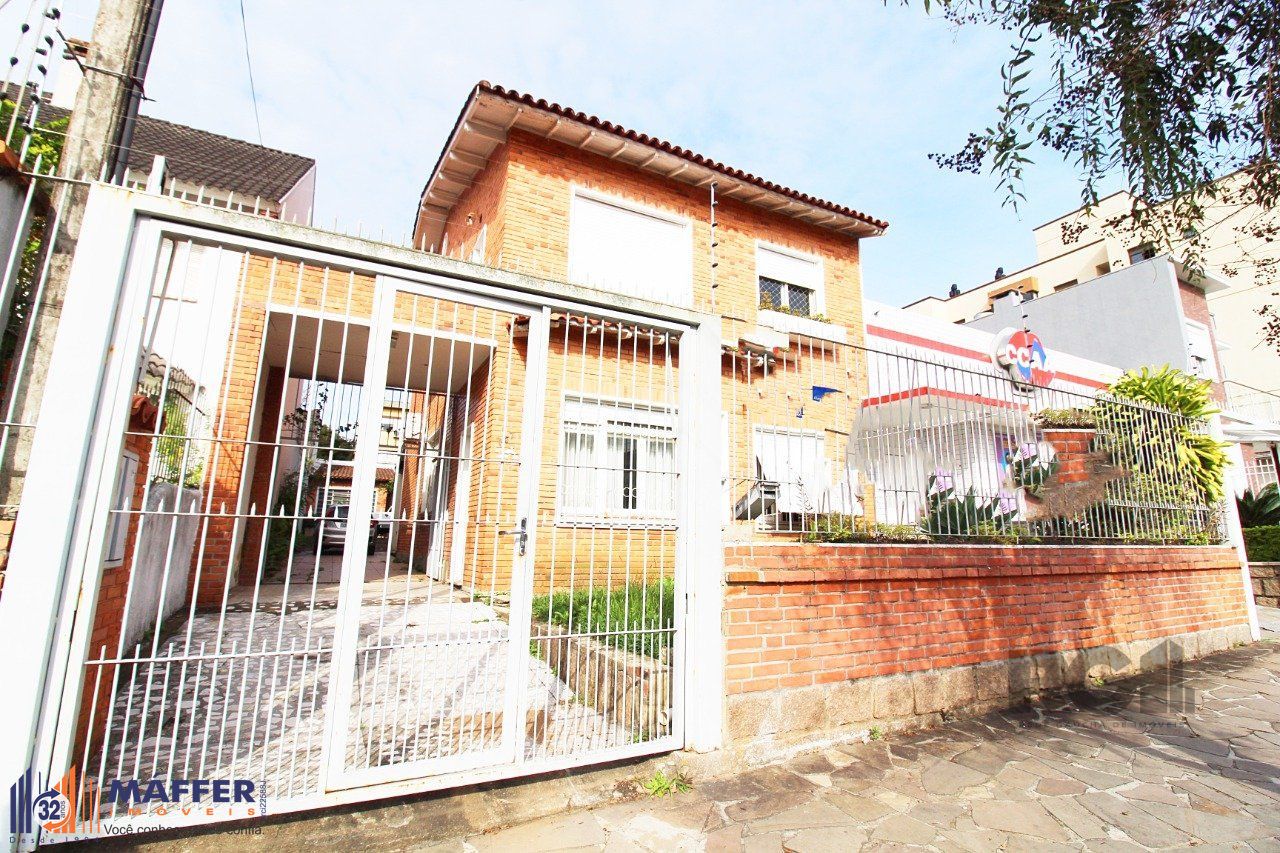 Casa à venda 4 quartos (dormitórios), suíte, 3 vagas - Partenon, Porto Alegre