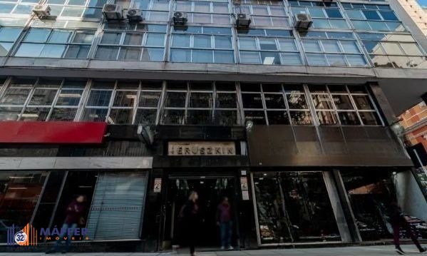 Libertas Imobiliária vende loja comercial terrea com 252 m² privativos no Centro