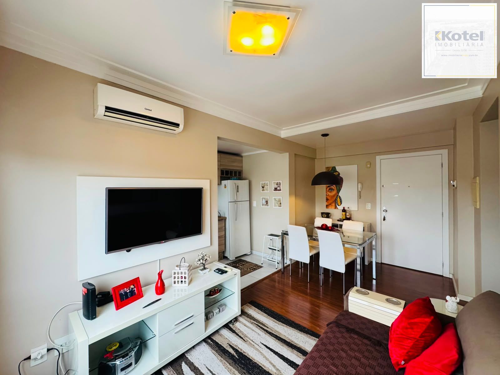 Apartamento Semimobiliado à Venda no Bairro Partenon – 2 Dormitórios, 1 Suíte, Elevador e Vaga de Garagem