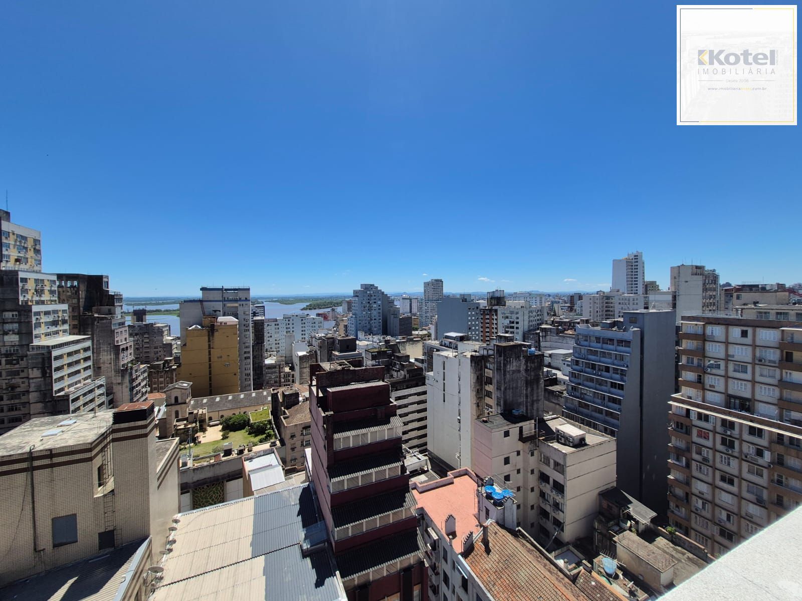 Apartamento dois quartos no Centro Histórico