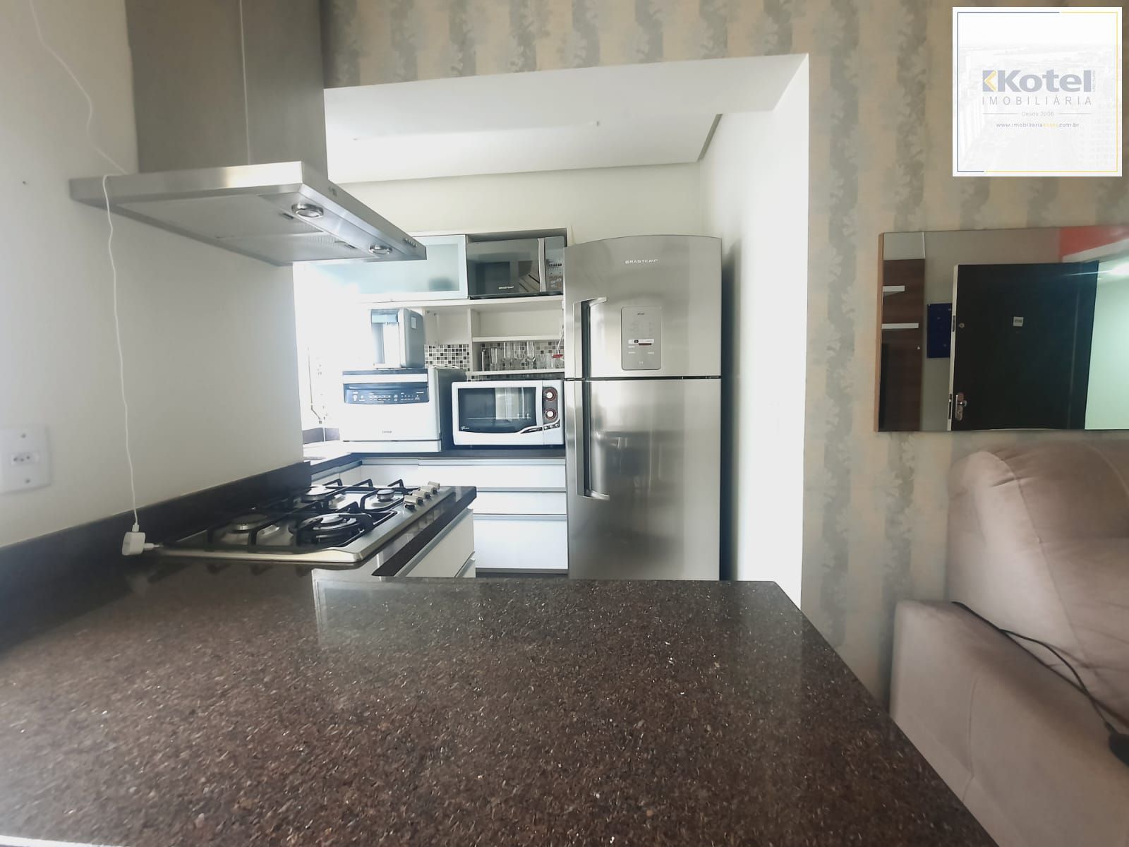 Apartamento mobiliado no Residence Suite Service em Porto Alegre, RS.