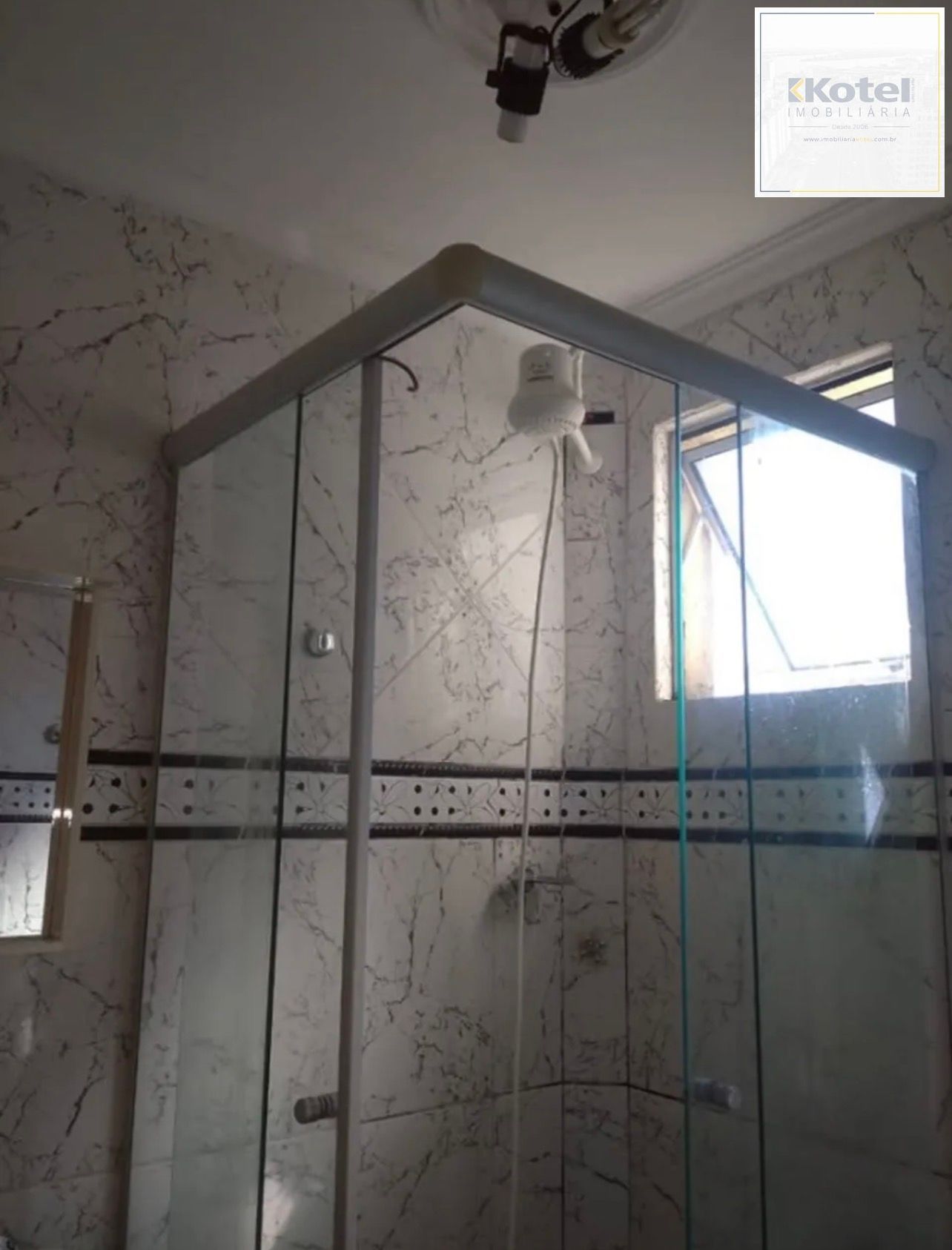 Apartamento de 2 quartos no segundo andar semi mobiliado em Gravataí