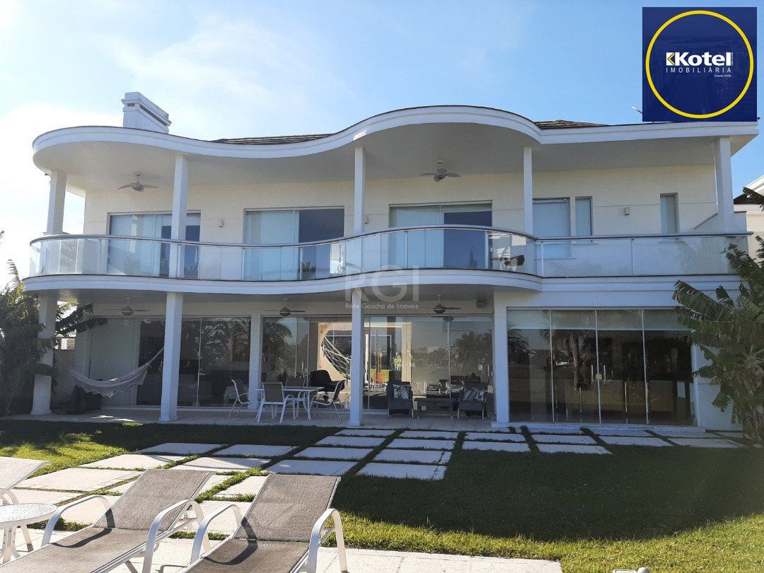 Casa Condominio para Venda - 470m², 4 dormitórios, sendo 3 suites, 3 vagas - Terra Ville
