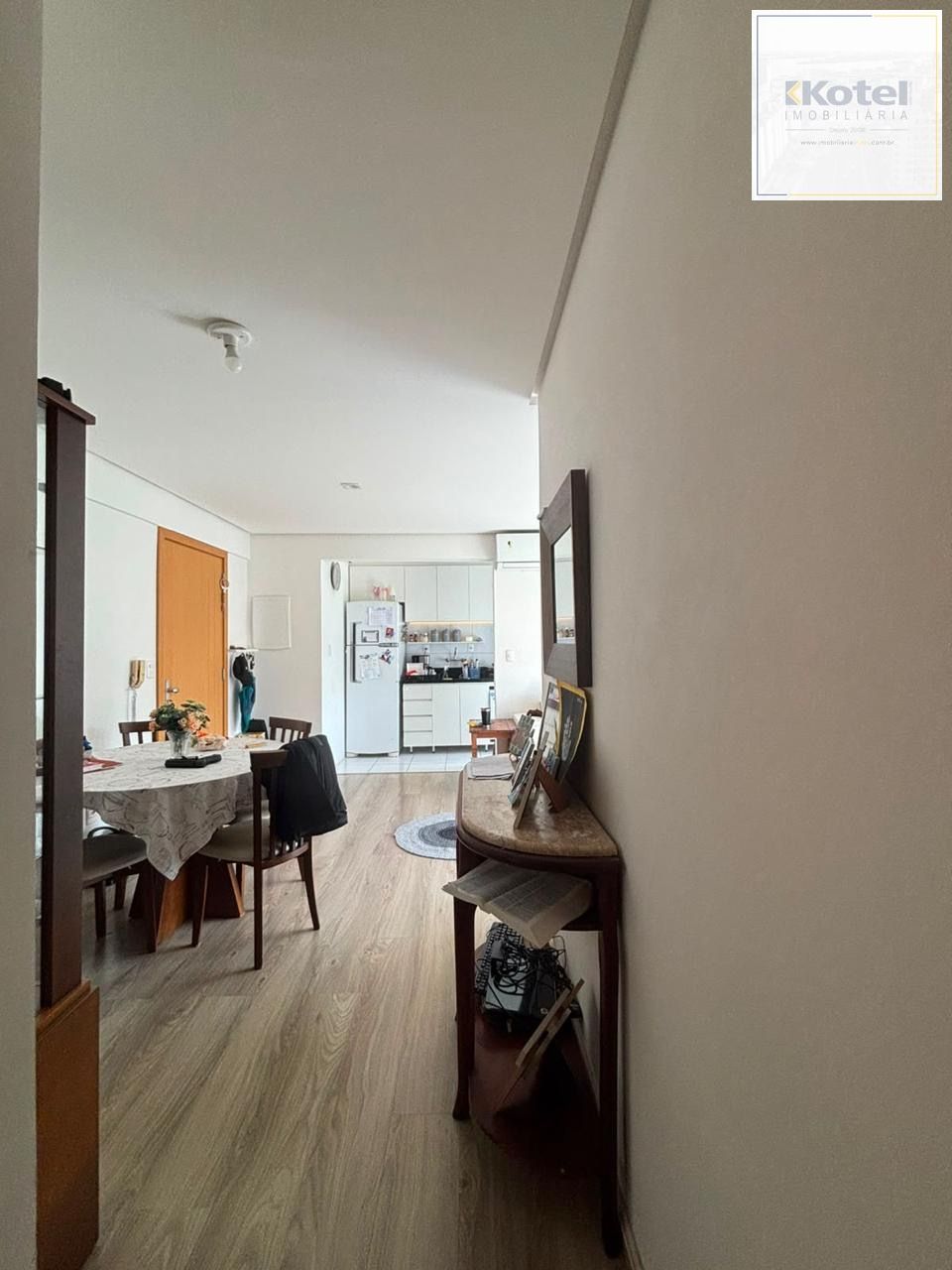 Apartamento com 2 dormitórios e 1 vaga coberta na Dea Coufal